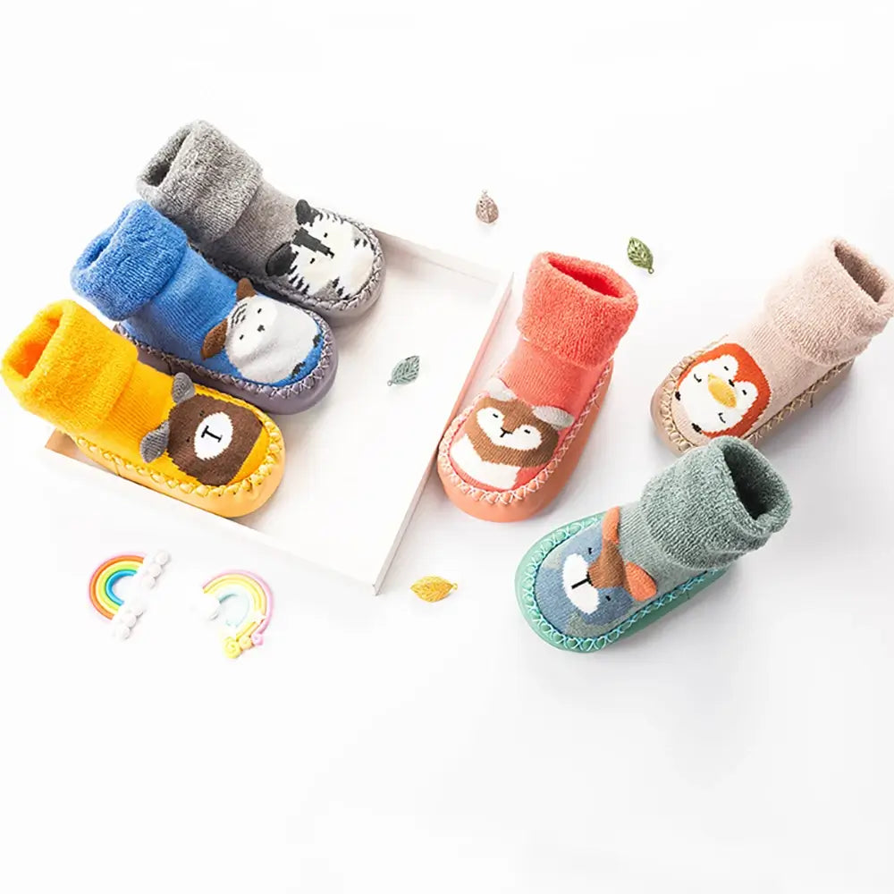 Loomis Baby Socks Boots Non-slip Mukluks Shoes for Infants Blue Yellow Green Pink Beige Gray Colors Baby Non Slipper Babysocken Rutschfeste Babyschuhe Bébé Chaussettes Baby Sokken Halkfria Babystrumpor Babyskor TheToddly