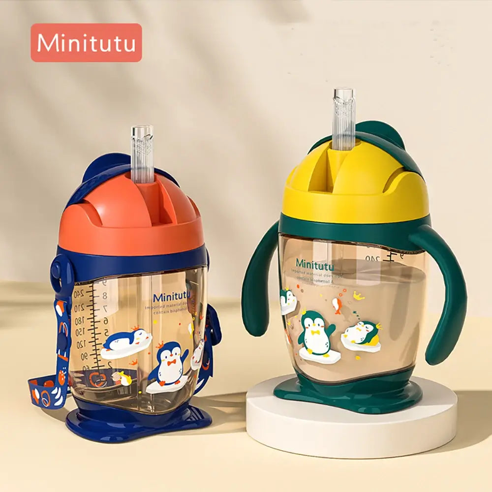 Minitutu Flip Up Spout Bottle Straw Cup for Toddlers 300ML Red Blue Stro Beker Sugrorsmugg Strohbecher tasse de paille TheToddly