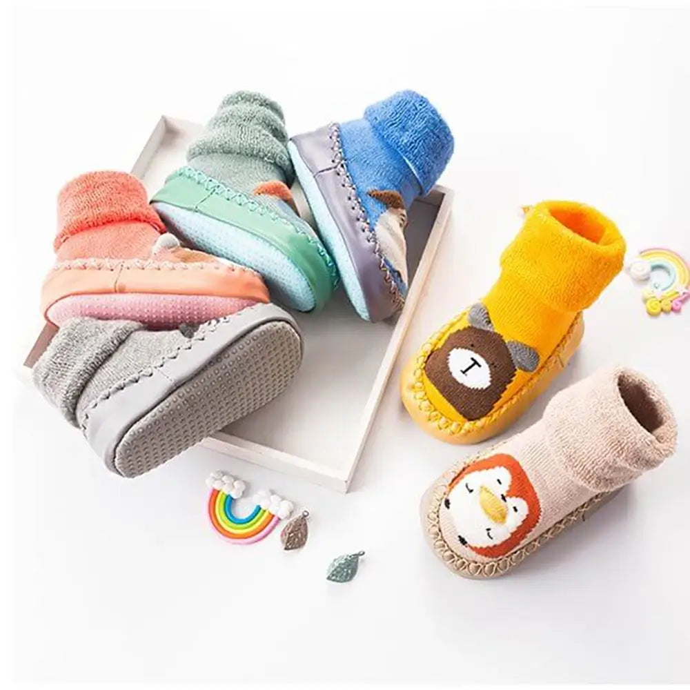 Loomis Baby Socks Boots Non-slip Mukluks Shoes for Infants Blue Yellow Green Pink Beige Gray Colors Baby Non Slipper Babysocken Rutschfeste Babyschuhe Bébé Chaussettes Baby Sokken Halkfria Babystrumpor Babyskor TheToddly